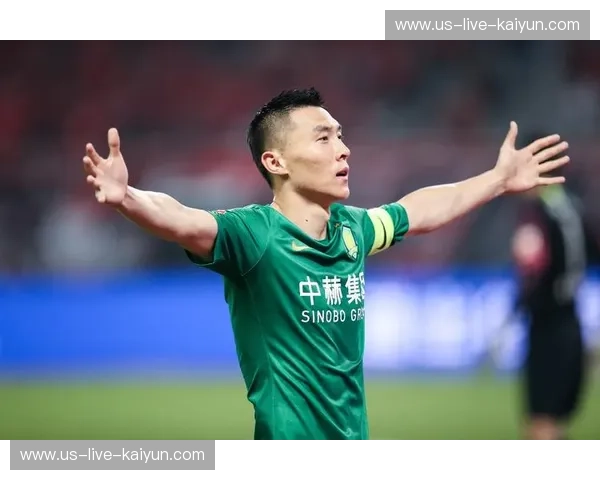 巅峰对垒与铁血荣光：恒大与亚泰，谁才是绿茵场上的最终信仰？